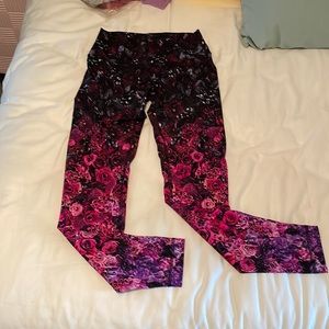 Lululemon vibrant ombré flower leggings. EUC!